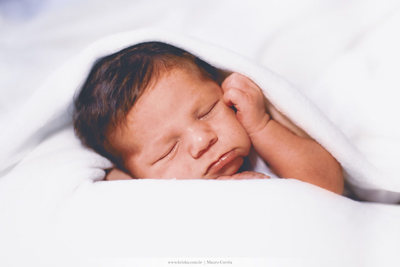 bebê neném sonhando ensaio newborn